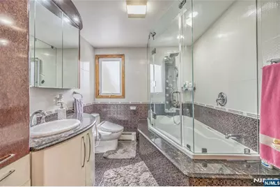 255 Jefferson Avenue, River Edge, NJ 07661 - Photo 25