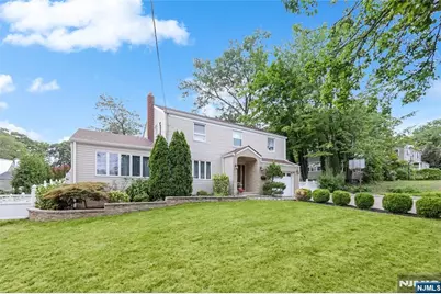 255 Jefferson Avenue, River Edge, NJ 07661 - Photo 3