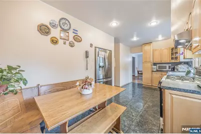 255 Jefferson Avenue, River Edge, NJ 07661 - Photo 17