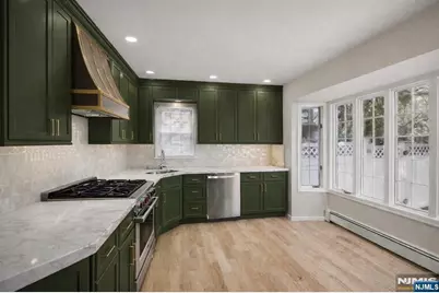 32 Highview Avenue, Woodcliff Lake, NJ 07677 - Photo 11