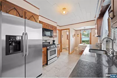 169 Oak Ridge Avenue, Nutley, NJ 07110 - Photo 17
