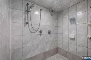 22 Cottage Ln, Clifton, NJ 07012 - Photo 19