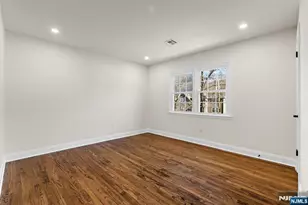 10 Robert Ct, Verona, NJ 07044 - Photo 17