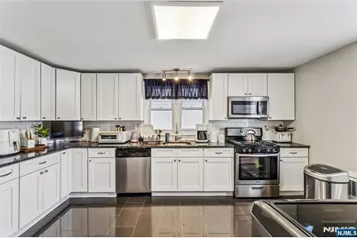 21 Ellington Street, East Orange, NJ 07017 - Photo 9