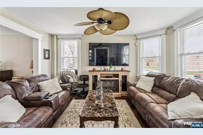 21 Ellington Street, East Orange, NJ 07017 - Photo 3