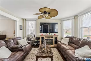 21 Ellington St, East Orange, NJ 07017 - Photo 3