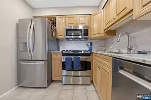 166 Sandcastle Key, Secaucus, NJ 07094 - Photo 15