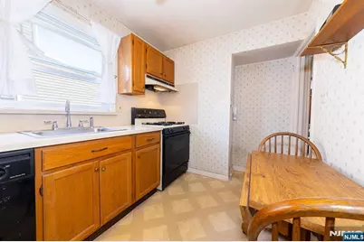 71 Hobart Avenue, Rutherford, NJ 07070 - Photo 9