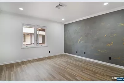 300 Gorge Road 36 #36, Cliffside Park, NJ 07010 - Photo 7