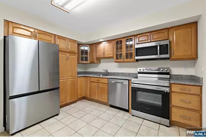 319 Gorge Road 6 #6, Cliffside Park, NJ 07010 - Photo 9