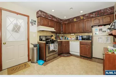 155 Rutherford Boulevard, Clifton, NJ 07014 - Photo 7
