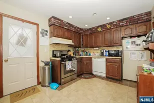 155 Rutherford Blvd, Clifton, NJ 07014 - Photo 7