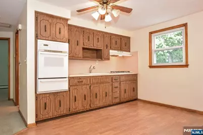 8 Royal Avenue, Hawthorne, NJ 07506 - Photo 21