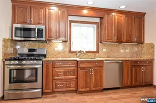 8 Royal Ave, Hawthorne, NJ 07506 - Photo 9