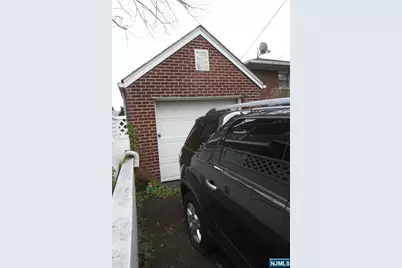 210 Day Avenue, Cliffside Park, NJ 07010 - Photo 33