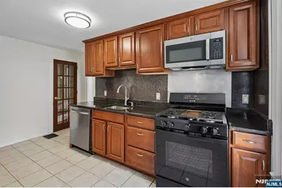 70 9th Avenue, East Orange, NJ 07018 - Photo 11
