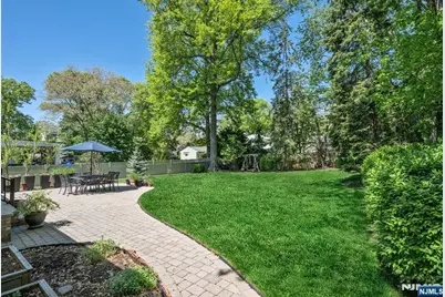 309 South Drive, Paramus, NJ 07652 - Photo 43
