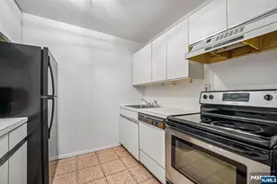 111 Mulberry Street 2C, Newark, NJ 07102 - Photo 5