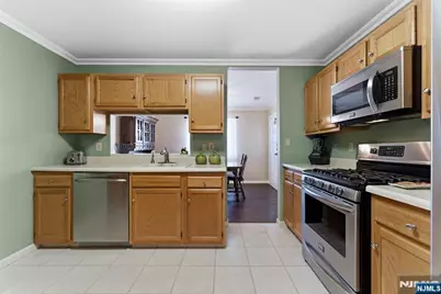 2309 Hemingway Lane 2309 #2309, Mahwah, NJ 07430 - Photo 5