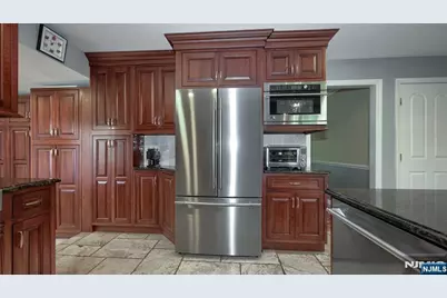 23 Erli Street, Wayne, NJ 07470 - Photo 15