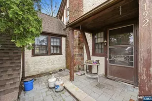 192 Kings Ct, Teaneck Township, NJ 07666 - Photo 9