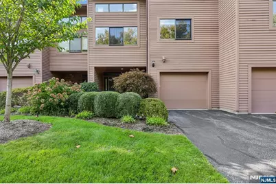 84 Windsor Circle 84C #84C, Washington Township, NJ 07676 - Photo 1