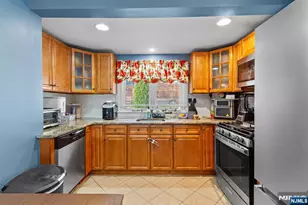 34 Avenue B, Haledon, NJ 07508 - Photo 5