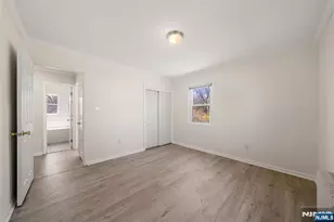 136 Catherine Ave, Mahwah, NJ 07430 - Photo 9