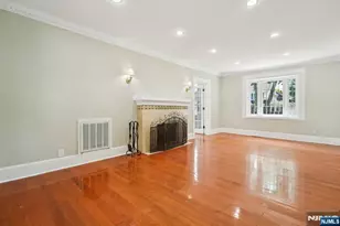 217 Grayson Pl, Teaneck Township, NJ 07666 - Photo 7