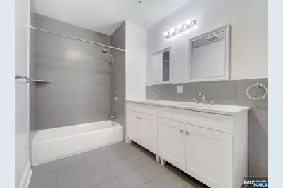90 Clinton 204 #204, Newark, NJ 07114 - Photo 17