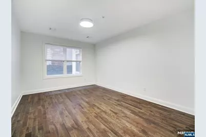 90 Clinton 204 #204, Newark, NJ 07114 - Photo 15