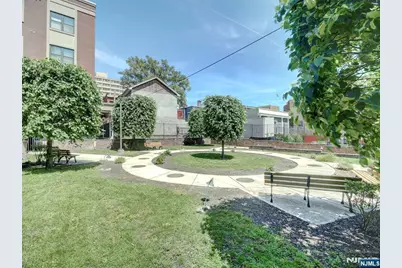 90 Clinton 204 #204, Newark, NJ 07114 - Photo 25