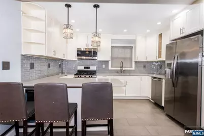 230 Avenue A, Bayonne, NJ 07002 - Photo 25