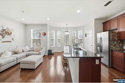 41 Creekside Court, Secaucus, NJ 07094 - Photo 17