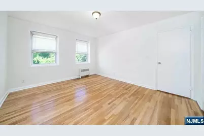 2330 Linwood Avenue 4C #4C, Fort Lee, NJ 07024 - Photo 9