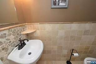 525 Washington Ave, Dumont, NJ 07628 - Photo 17