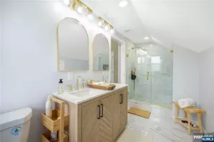 164 Selvage Ave, Teaneck Township, NJ 07666 - Photo 23
