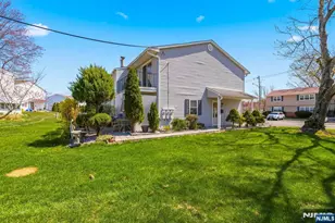 52 Galewood Dr 52, Old Bridge Township, NJ 07747 - Photo 3