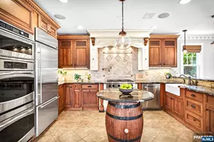 22 Vine St, Nutley, NJ 07110 - Photo 3