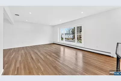 392 Mercer Avenue, River Edge, NJ 07661 - Photo 5