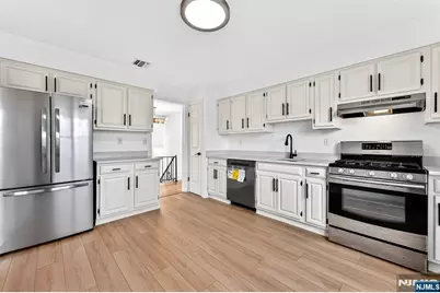 392 Mercer Avenue, River Edge, NJ 07661 - Photo 9