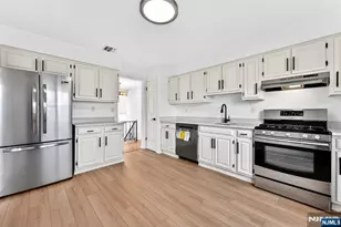 392 Mercer Ave, River Edge, NJ 07661 - Photo 9