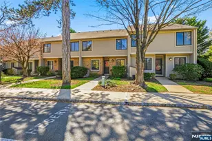 8 Irongate 202, Metuchen, NJ 08840 - Photo 3