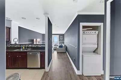 324 The Promenade, Edgewater, NJ 07020 - Photo 9