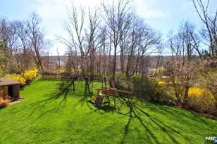 35 Maryann Rd, Jefferson Township, NJ 07438 - Photo 11