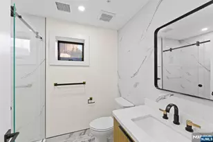 61 Edgewater Rd, Cliffside Park, NJ 07010 - Photo 47