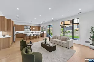 61 Edgewater Rd, Cliffside Park, NJ 07010 - Photo 19