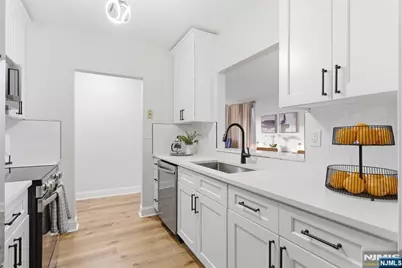 200 Paterson Avenue 1A #1A, East Rutherford, NJ 07073 - Photo 5