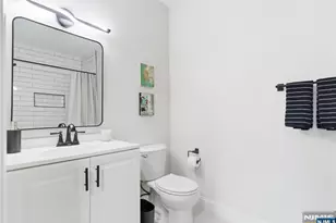 200 Paterson Ave 1A, East Rutherford, NJ 07073 - Photo 9