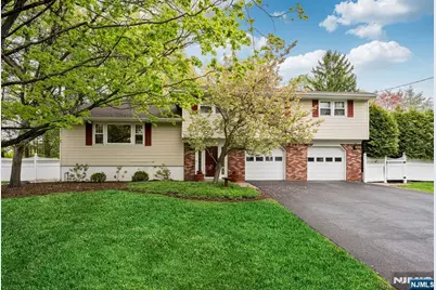 485 Eisenhower Court, Wyckoff Township, NJ 07481 - Photo 1